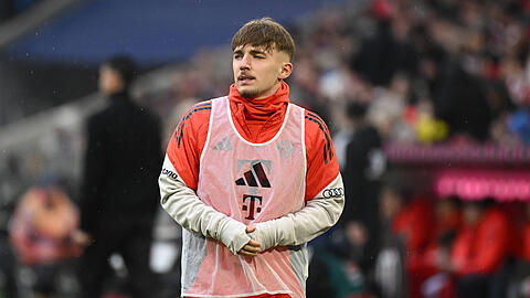 Er hat jetzt einen Profivertrag beim FC Bayern &ndash; und seinen F&uuml;hrerschein: Lennart Karl.