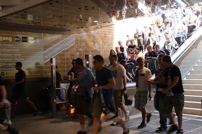 Der Protestmarsch der Fans des TSV 1860 gegen RB Leipzig: Die Bilder.