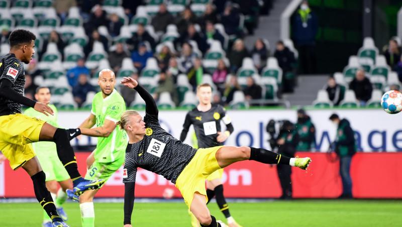 Erling Haaland (M) traf bei seinem Comeback für den BVB.