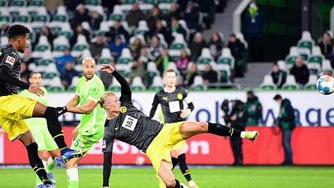 Erling Haaland (M) traf bei seinem Comeback für den BVB.