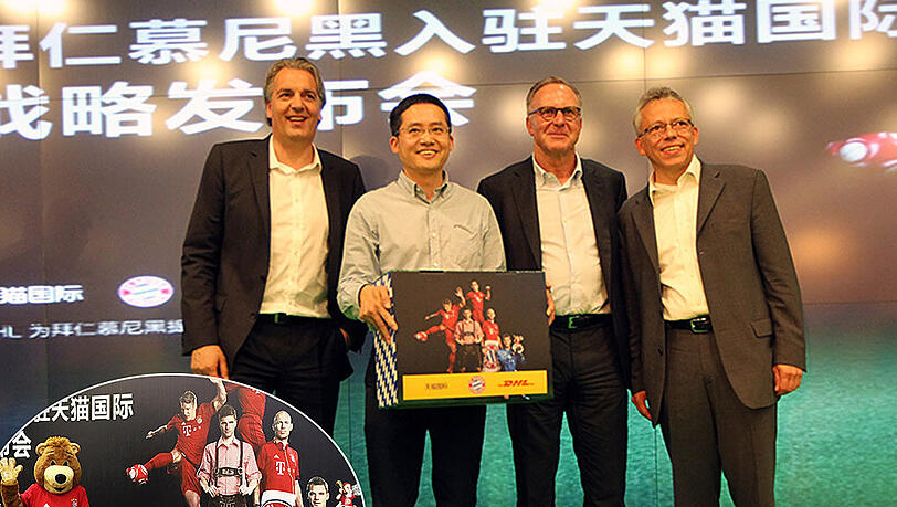 Erhofft sich vom neuen Online-Fanshop eine größere Nähe zur chinesischen Fangemeinde des FC Bayern: Bayerns Vorstandsboss Karl-Heinz Rummenigge mit Jörg Wacker (Vorstand für Internationalisierung und Strategie des FC Bayern), Jeff Zhang (Präsident der China Retail Marketplaces der Alibaba Group)und Thomas Kipp (CEO DHL eCommerce)