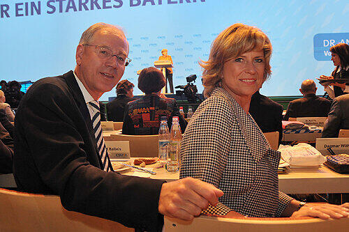 Freuen sich über die Rede der Kanzlerin: Erlangens OB Siegfreid Balleis und Wirtschafts-Staatssekretärin Dagmar Wöhrl.