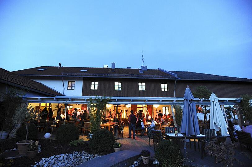 DRESSCODED Golfmasters und Hippie Wiesn 2014 im Golfclub Gut Thailing e.V. in Thailing bei Steinhoering am 28.08.2014.