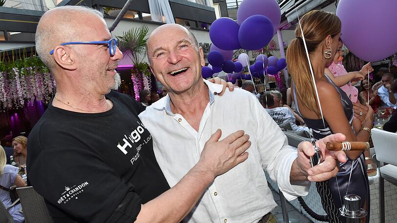 Sepp Krätz, mit Barkeeper