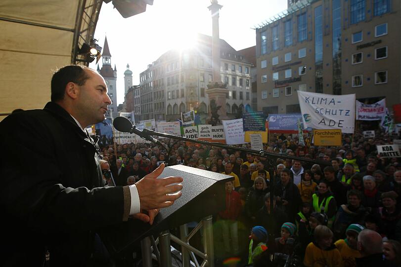 An der Protestkundgebung des Bündnisses AufgeMUCkt nahmen mehrere tausend Menschen teil.