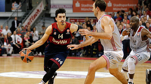 Nihad Djedovic (l.) war Topscorer für die Basketballer vom FC Bayern gegen Straßburg