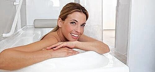 Beim Baden gelangt der Schwefelwasserstoff ins Blut und trägt zur Heilung bei.