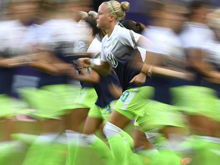 Pia-Sophie Wolter und die Wolfsburgerinnen sind heiß auf den Champions-League-Titel.