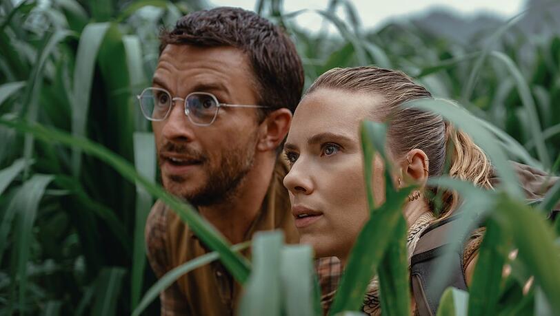 Jonathan Bailey und Scarlett Johansson spielen in "Jurassic World Rebirth" die Hauptrollen. Jonathan Bailey und Scarlett Johansson spielen in "Jurassic World Rebirth" die Hauptrollen.