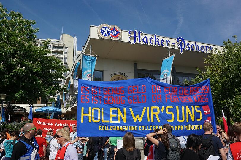 Weitere Bilder der Demonstration der Erzieherinnen und Erzieher am Montag in München