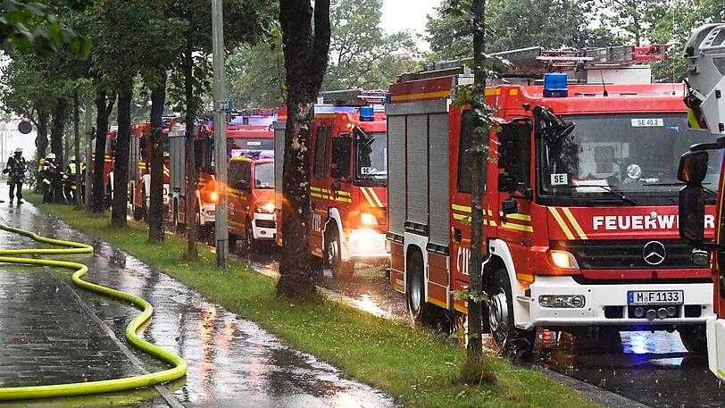 Dauerregen erschwerte die Nachlöscharbeiten.