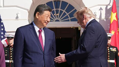 Chinas Staatschef Xi Jinping (l) reiste f&uuml;r drei Tage zu US-Pr&auml;sident Donald Trump nach Washington. (Archivbild)