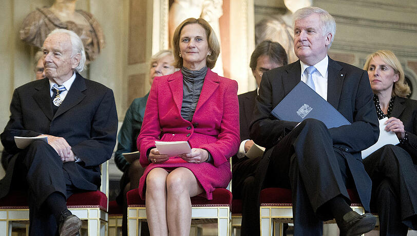 Otto Meitinger (links) 2012 mit Karin Seehofer und Ministerpräsident Horst Seehofer. Otto Meitinger (links) 2012 mit Karin Seehofer und Ministerpräsident Horst Seehofer.