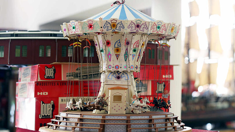Kinder fahren Karussell &ndash; auf dem Volksfest, aber auch daheim.