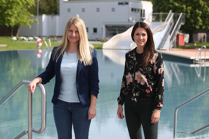 SWM Bäderchefinnen Nicole Gargitter und Clara Kronberger.