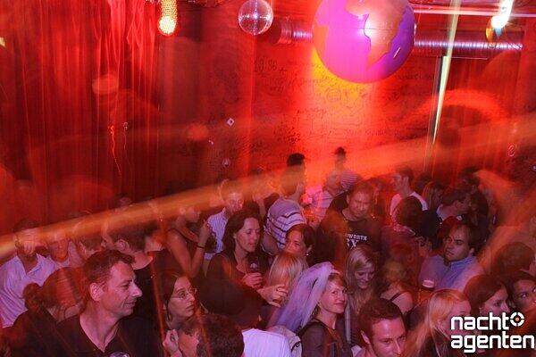 Das X-Cess gehört auch nach seinem Umzug zu den kultigsten Kneipen in München. Mehr Partybilder unter:  www.nachtagenten.de