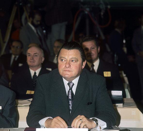 Der bayerische CSU-Politiker Franz Josef Strauß auf dem Parteitag der CSU in München (Bayern) im Oktober 1971.