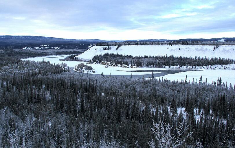 Blick über den winterlichen Yukon: Die Landschaft lässt sich gut per Hunde- oder Motorschlitten erkunden.