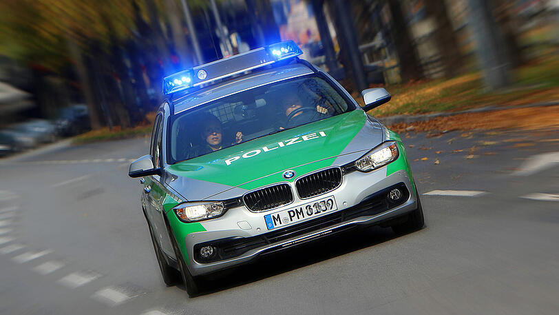 Die Polizei konnte den Rad-werfenden-Iren festnehmen.