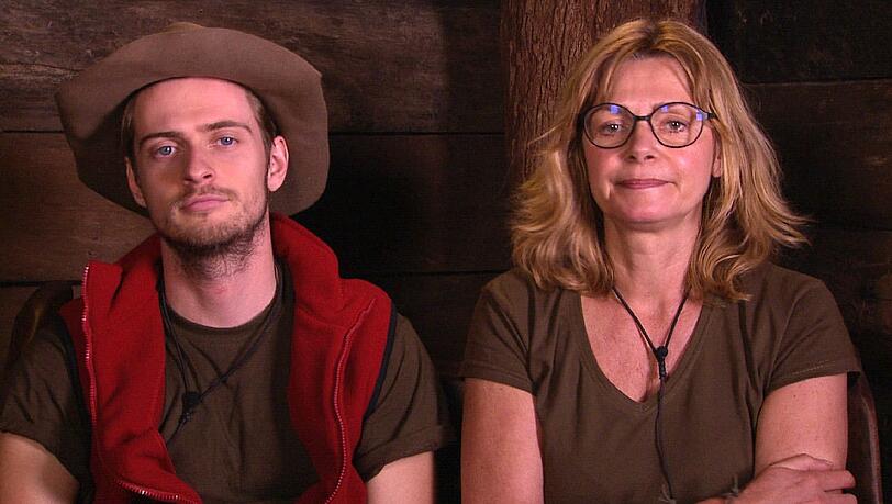 Maren und Jörn müssen zur Dschungelprüfung antreten. Maren und Jörn müssen zur Dschungelprüfung antreten.