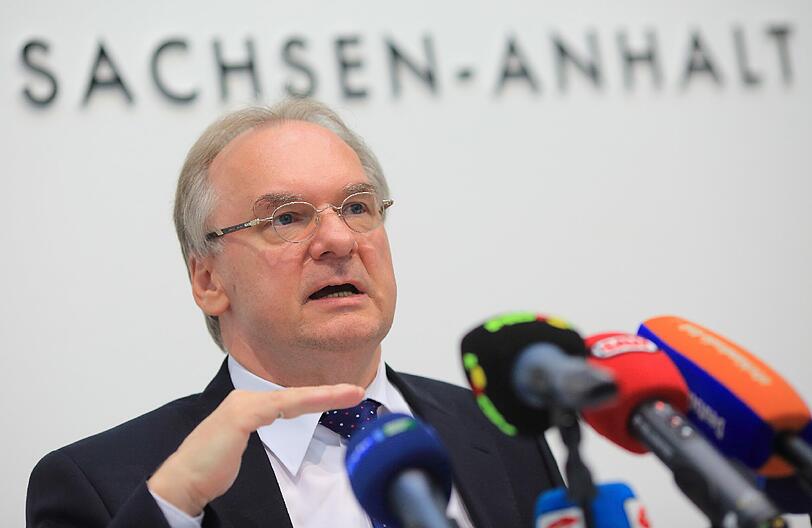 Der Ministerpräsident von Sachsen-Anhalt, Reiner Haseloff, will eine Obergrenze für den Zuzug von Flüchtlingen.