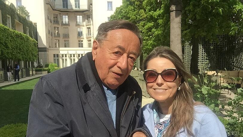 Mit Selfie-Stick: Richard Lugner und Andrea verbrachten Ostern in Paris Mit Selfie-Stick: Richard Lugner und Andrea verbrachten Ostern in Paris