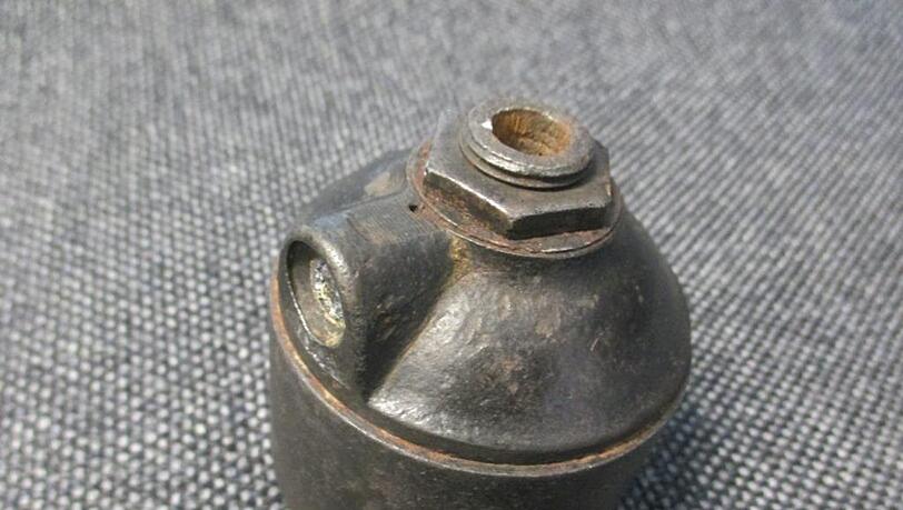 Eine Spezialgruppe der Polizei hat eine alte Handgranate kontrolliert gesprengt. (Symbolbild) Eine Spezialgruppe der Polizei hat eine alte Handgranate kontrolliert gesprengt. (Symbolbild)
