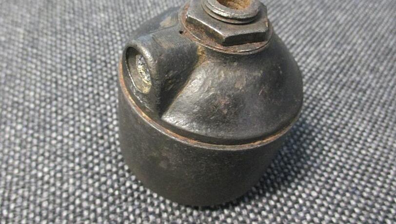 Eine Spezialgruppe der Polizei hat eine alte Handgranate kontrolliert gesprengt. (Symbolbild)