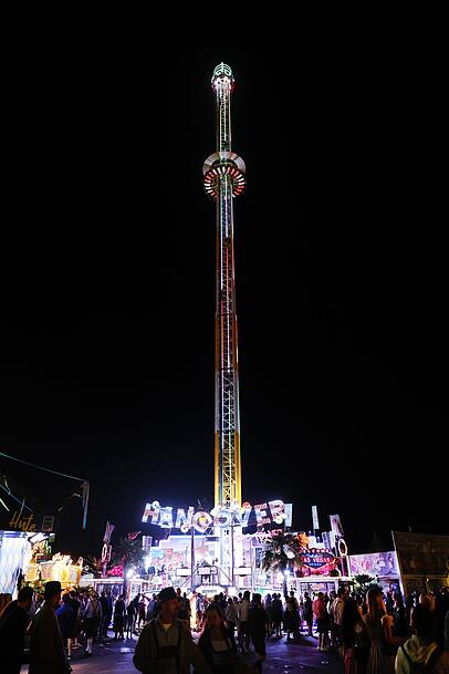 Der Hangover-Turm. Hier ist in der ersten Wiesn-Woche ein Mitarbeiter gestorben. Der Hangover-Turm. Hier ist in der ersten Wiesn-Woche ein Mitarbeiter gestorben.