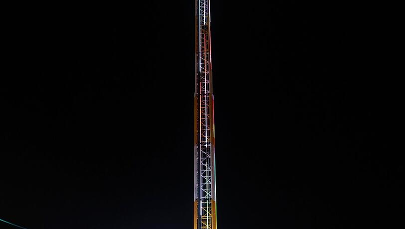 Der Hangover-Turm. Hier ist in der ersten Wiesn-Woche ein Mitarbeiter gestorben. Der Hangover-Turm. Hier ist in der ersten Wiesn-Woche ein Mitarbeiter gestorben.
