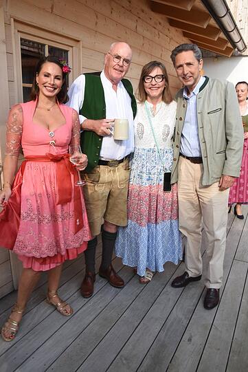 Fröhliche Runde: Gastgeber Wolfgang Seybold mit Dany Michalski (l.), Beate Merk und Christian Dennler (r.).