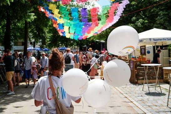 Auf dem Bacherlfest im Glockenbachviertel geht es bunt zu. Auf dem Bacherlfest im Glockenbachviertel geht es bunt zu.