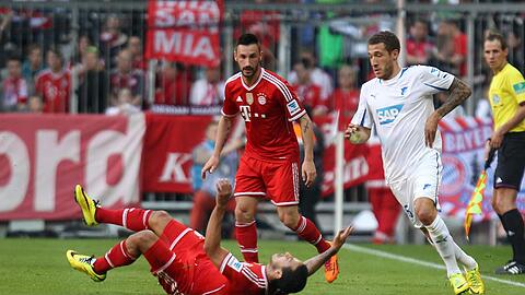 Schwere Knieverletzung: Bayern-Star Thiago am Boden erwischte es im Spiel gegen Hoffenheim.