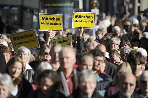 Anlaß für den Protest war ein  Neonazi-Aufmarsch.