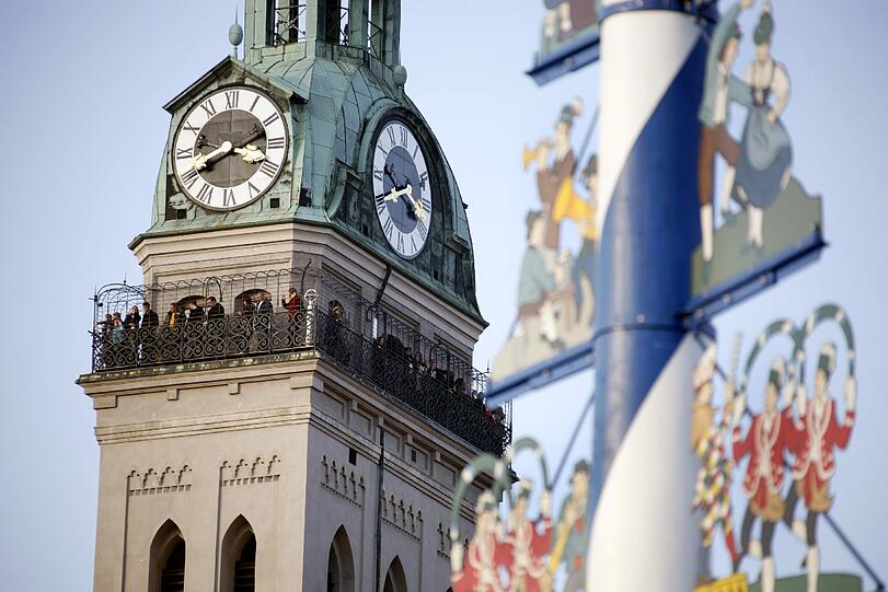 Alter Peter: 300 Treppenstufen muss erklimmen, um den 91 hohen Turm zu besteigen. Als Belohnung gibt es einen tollen Ausblick auf München und die Sonnenfinsternis.