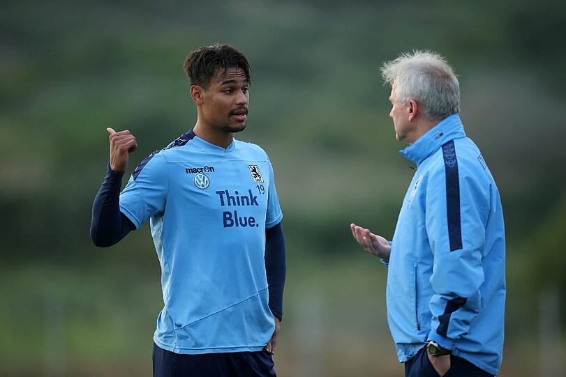 Ein wahrer Schreckmoment war die Auseinandersetzung zwischen Ruben Okotie und Trainer Benno Möhlmann.