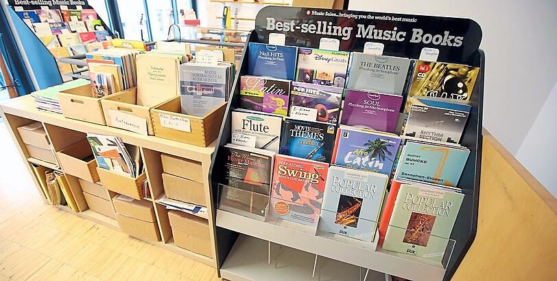 Auch für Noten und Zubehör ist Musik Rauscher in München bekannt.