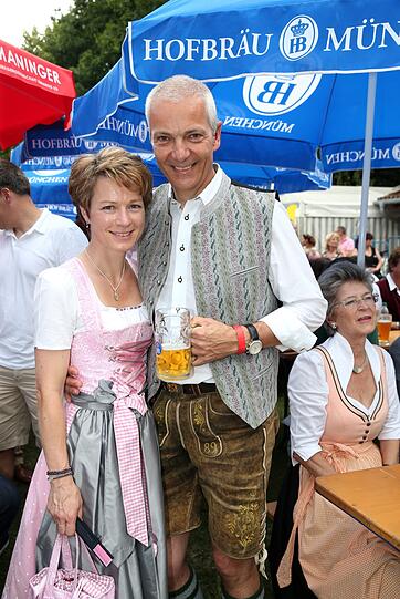 Ein Prosit: Hofbräu-Chef Michael Möller und Ehefrau Irmgard.