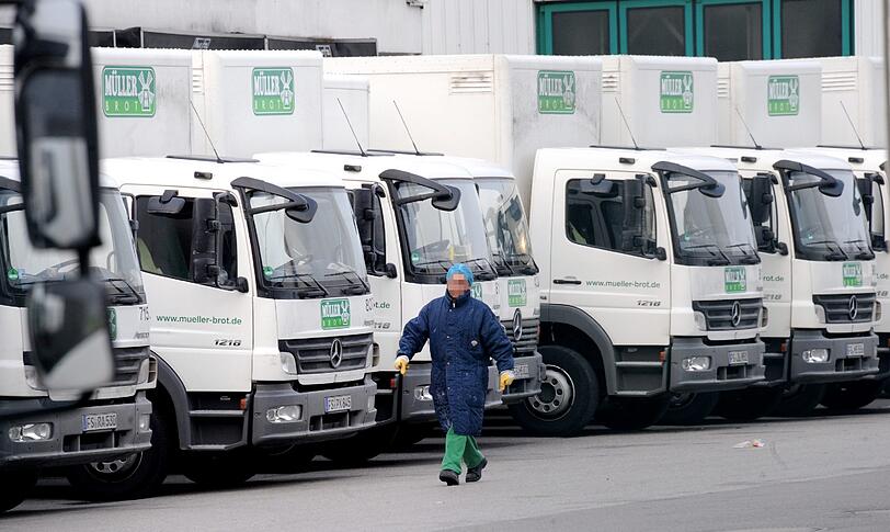 Hygiene-Mängel bei Müller Brot: Lebensmittel-Abfälle werden vernichtet, die Zentralbäckerei musste die Produktion vorerst einstellen. Die Bilder