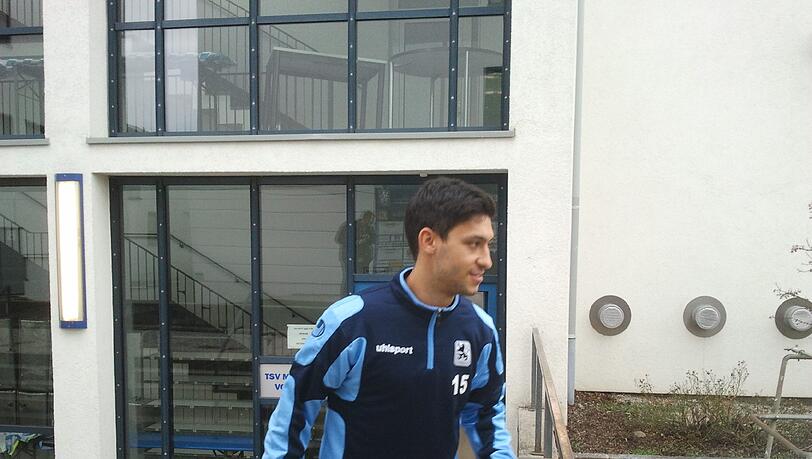 Der Neuzugang aus Mainz, Malik Fathi, ist zum ersten Mal auf dem Trainingsgeländer an der Grünwalder Straße zu sehen. Hier die Bilder! Der Neuzugang aus Mainz, Malik Fathi, ist zum ersten Mal auf dem Trainingsgeländer an der Grünwalder Straße zu sehen. Hier die Bilder!