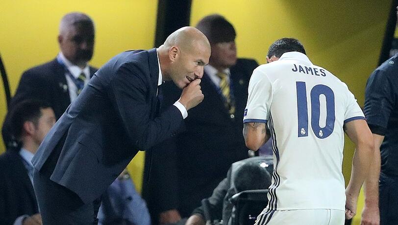 Zwischen Januar 2016 und Juli 2017 arbeiteten Zinédine Zidane (l.) und James Rodríguez bei Real Madrid zusammen.
