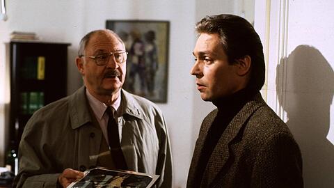 Jacques Breuer (rechts, mit Rolf Schimpf) in einer Episode der ZDF-Serie "Der Alte" (1996).
