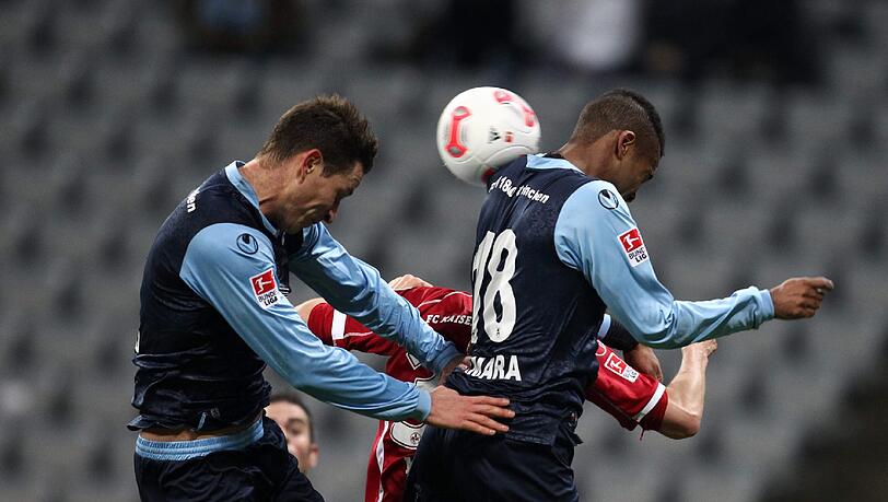 Erstes Pflichtspiel für die Löwen: Rob Friend und Ola Kamara. Erstes Pflichtspiel für die Löwen: Rob Friend und Ola Kamara.