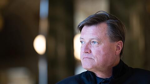 Christian Thielemann nimmt in der Semperoper an einer Pressekonferenz teil.