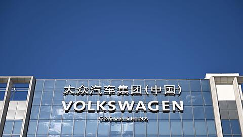 VW hat sein Werk in Xinjiang nach langen Verhandlungen verkauft.