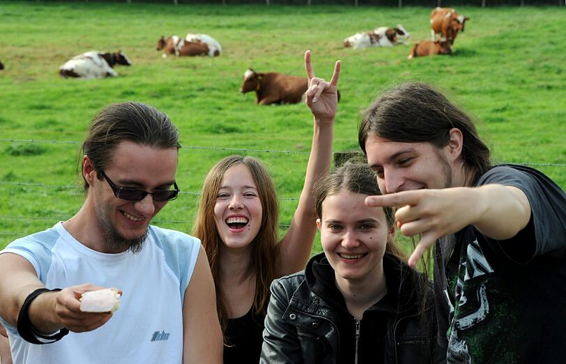 ...auch polnische Mettler sind am Start. Am Donnerstag geht das weltgrößte Heavy-Metal Open Air in die 22. Runde! Deshalb sind die Straßen in Wacken...