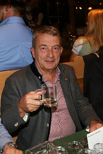 Auch DFB-Boss Wolfgang Niersbach feierte im Schützen