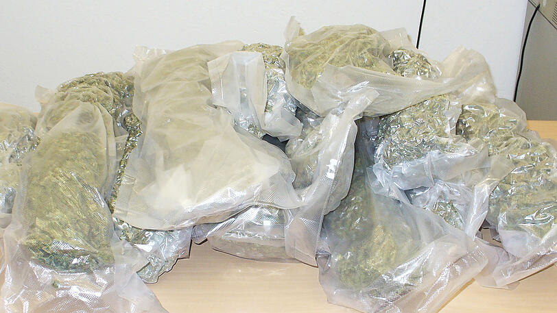 Der Fund des Zolls: Mehrere Päckchen mit rund zehn Kilogramm Marihuana.