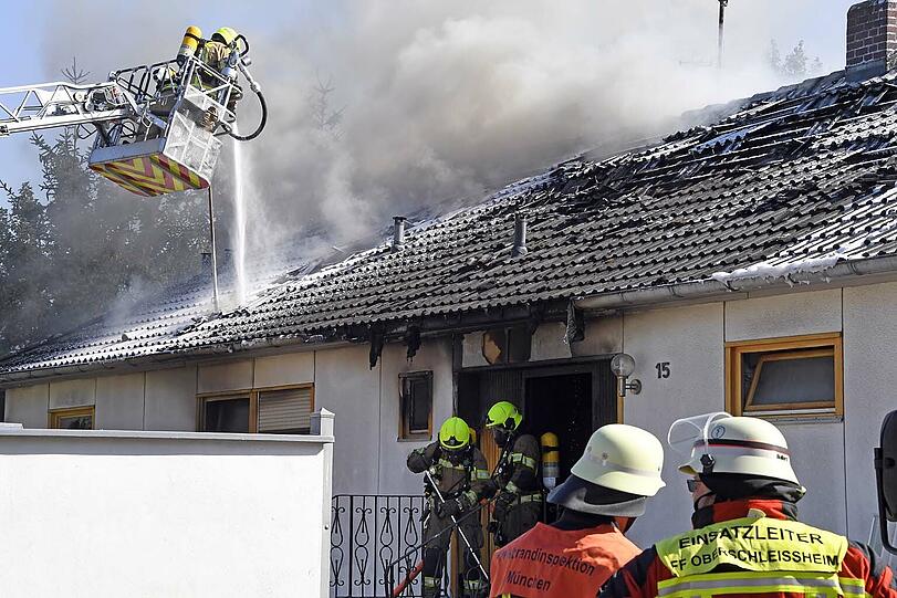 Bei einem Brand in Unterschleißheim wurde ein Wohnhaus komplett zerstört.