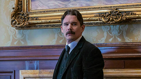 Ein großer Geist, der Zeit seines Lebens um Anerkennung ringen musste: Nikola Tesla (Ethan Hawke)
